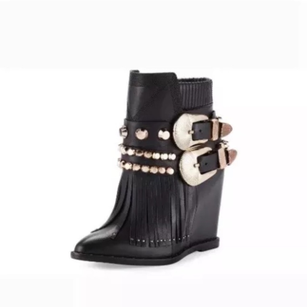 Ivy Kirzhner  worn one time booties size 7